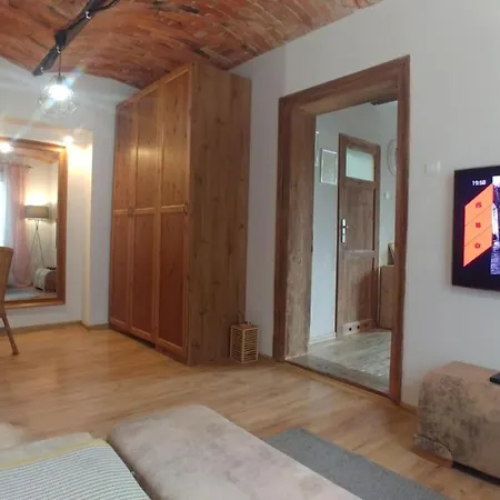 Nova Na Krakowskiej No 4